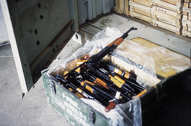 Zaplenjeno orožje na Mariborskem letališču leta 1993