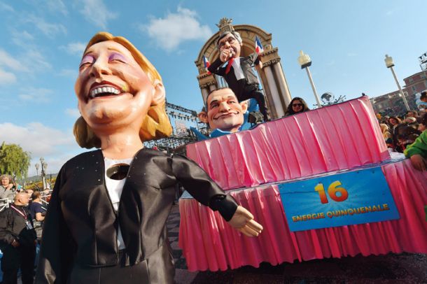 Marine Le Pen na karnevalu v Nici.