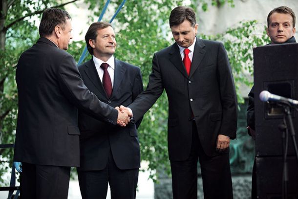 Bo Borut Pahor vlado predal Zoranu Jankoviću? Bo Jankoviću pomagal tudi Karl Erjavec?
