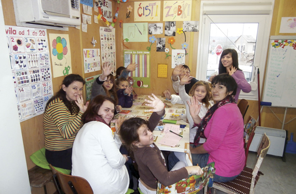 Romski izobraževalni inkubator v romskem naselju Hudeje, projekt predšolske vzgoje »Dvig socialnega in kulturnega kapitala v okoljih, kjer živijo predstavniki romske skupnosti« 