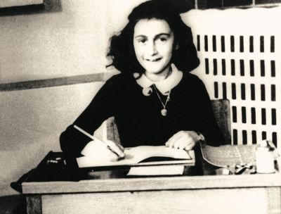 Zanikovalci holokavsta so trdili, da je tudi Dnevnik Ane Frank izmišljotina.