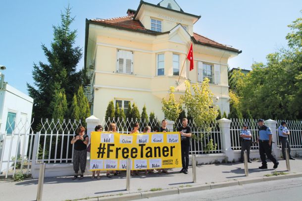 Solidarnost Amnesty International s turškimi kolegi.