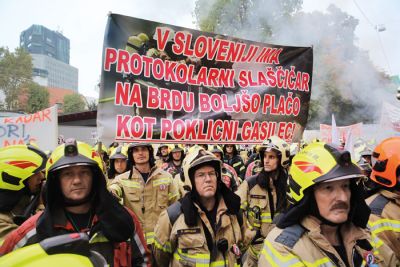 Gasilcem je prekipelo: protest proti plačnim anomalijam 