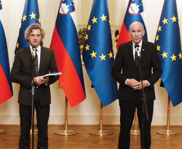 Premier in predsednik vlade Robert Golob in predsednik SDS Janez Janša