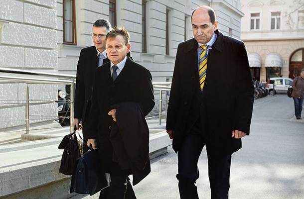 Zdenko Matoz in Janez Janša med prihodom na sodišče