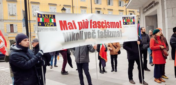 Protifašističen protest v Gorici zaradi občinskega sprejema nekdanjih borcev fašistične enote X Mas 