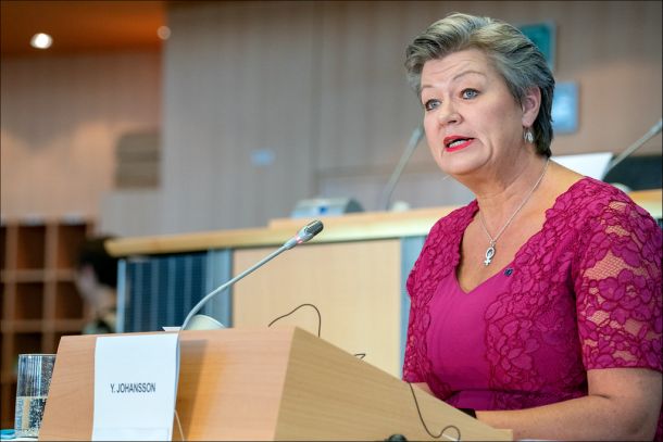Nadzora na notranjih mejah se moramo znebiti, je dejala evropska komisarka za notranje zadeve Ylva Johansson.