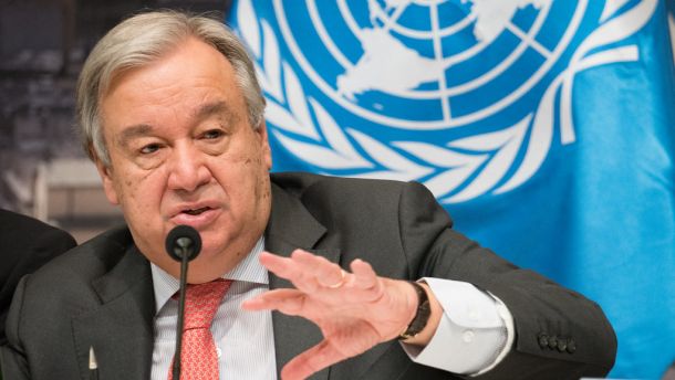 Generalni sekretar ZN Antonio Guterres je v torek v Varnostnem svetu Združenih narodov med razpravo o nevarnosti višanja gladine oceanov zaradi segrevanja ozračja dejal, da se upanje na omejitev globalnega segrevanja na 1,5 stopinje Celzija zdi vse bolj oddaljeno.