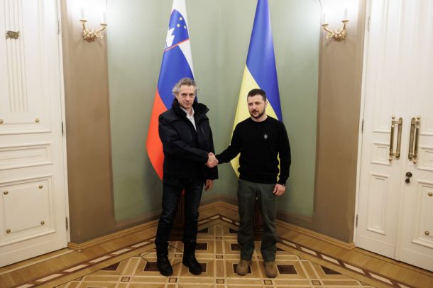 Slovenski premier Robert Golob in ukrajinski predsednik Volodimir Zelenski