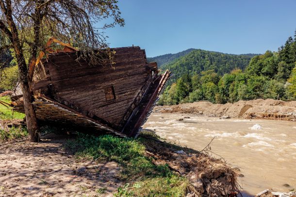 Opustošenje po lanskih poplavah v Sloveniji