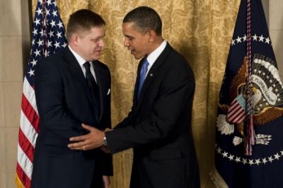 Robert Fico z ameriškim predsednikom Barackom Obamo na srečanju v Beli hiši