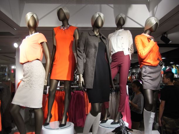 Izložba ene od mnogih trgovin verige oblačil H&M