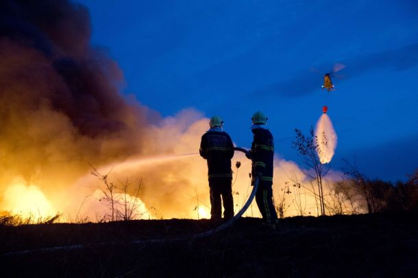 Gasilci v boju s požarom pri Novem mestu