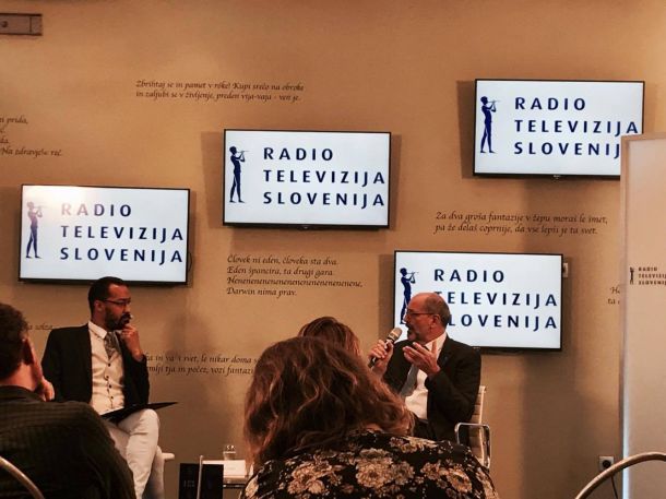 Seku M. Conde v pogovoru z generalnim direktorjem RTV Slovenija Igorjem Kaduncem na današnji tiskovni konferenci