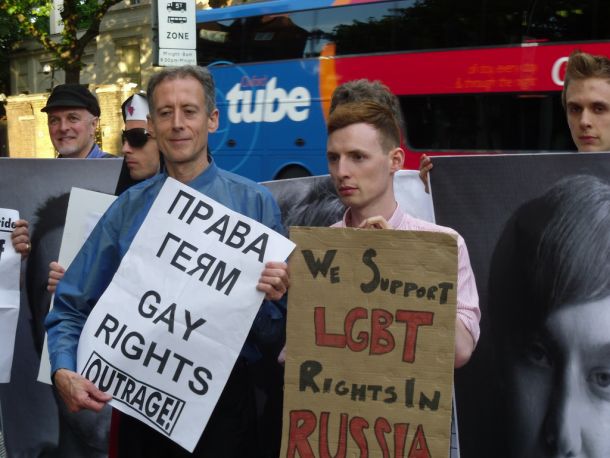 Podpora gejevskim pravicam v Rusiji