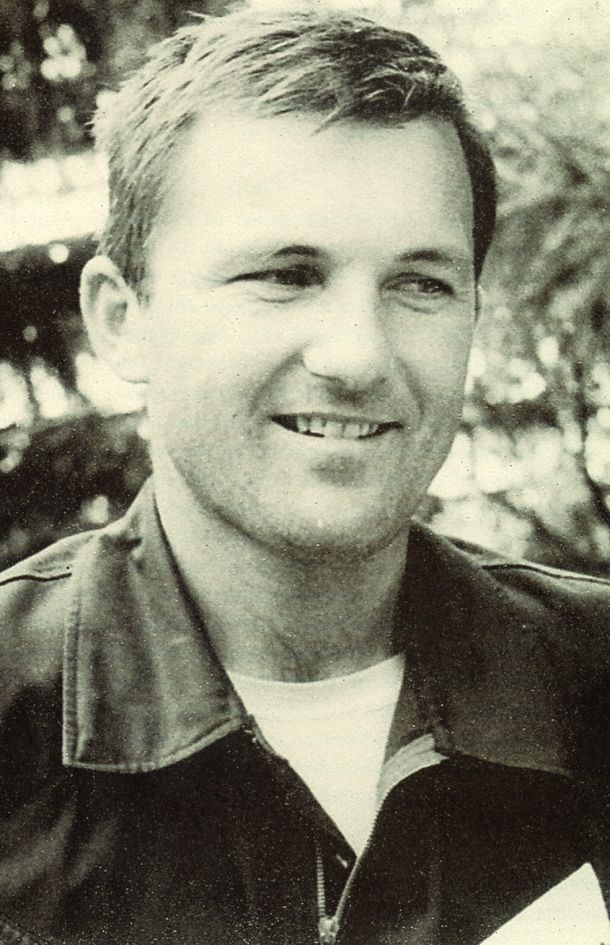 Toni Mrlak (1950 – 1991), pilot sestreljene gazele © Knjiga Skrito povelje, Draga Potočnjak, Založba Sanje