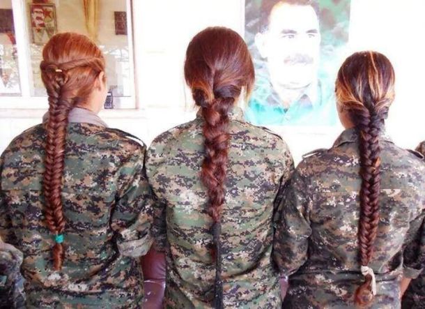 Kurdske YPG borke, YPJ. Dodano na splet 6. oktobra 2014. FLICKR: Kurdishstruggle, YPG Album, Creative Commons (CC BY 2.0). Dostopno na: https://www.flickr.com/photos/kurdishstruggle/albums/.