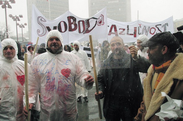 Protest pred parlamentom