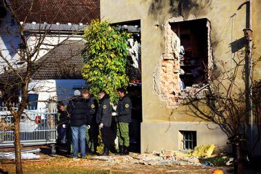 Posledice bombnega napada na hišo sodnice novembra lani