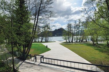 Veslaški center Zaka, Bled Avtorji: Sandra Banfi Škrbec, Miha Kajzelj, Iztok Kavčič in Iztok Lemajič 