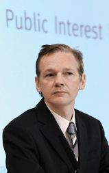 Ustanovitelj Wikileaksa Julian Assange ob razkritju dokumentov o vojni v Iraku, 23. oktobra letos v Londonu