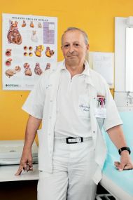 Prim. dr. Marjan Fortuna, kardiolog na oddelku za urgentno interno medicino UKC Ljubljana: »Tako kot je sedaj, je dopolnilno zavarovanje pravzaprav obvezno, saj če nisi dopolnilno zavarovan, imaš dejansko manj pravic.«