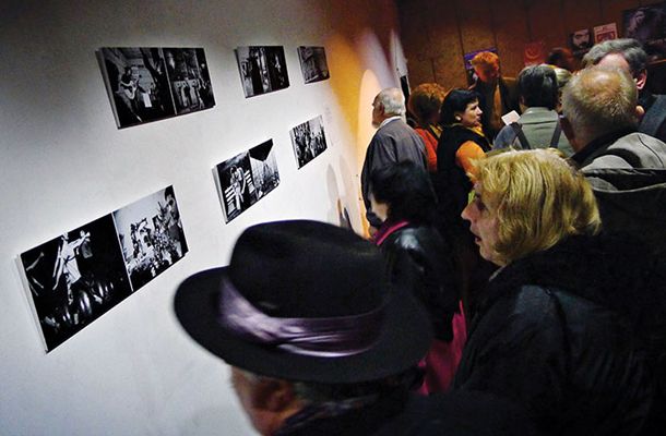 Odprtje fotografske razstave Iranska mladina Mance Juvan Hessabi, Multikulti – 1001 noč Perzije, Kino Udarnik, Maribor