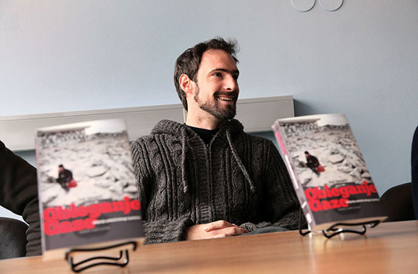 Avtor Erik Valenčič, predstavitev knjige Obleganje Gaze, Cafe Metropol, Ljubljana
