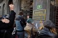 Foto tedna Vojska klovnov - s prikazovanjem absurda današnje družbe nad finančni kapitalizem, skupna manifestacija Gibanja 15o in Gibanja OccupyTrieste, Ljubljana  