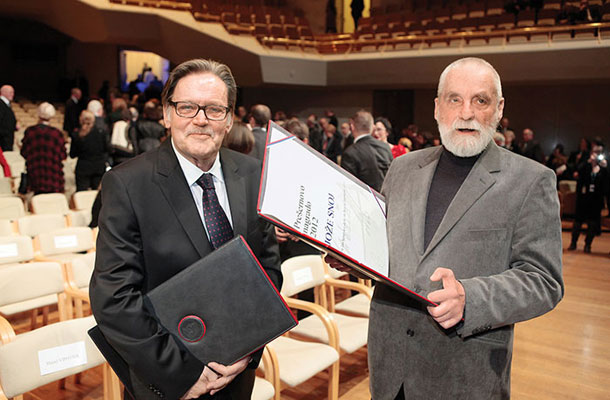 Grafični oblikovalec Matjaž Vipotnik in literat Jože Snoj, Prešernova nagrajenca za življenjsko delo, Cankarjev dom, Ljubljana