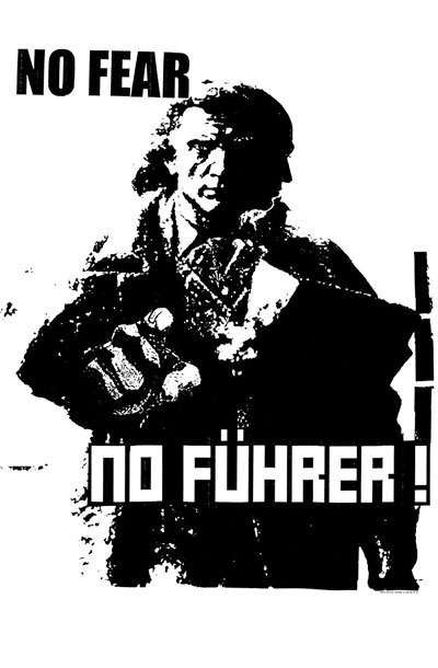  No fear, no führer: plakat, februar 2012. Avtorji plakata pozivajo vse državljane k premisleku o aktualnem trenutku, predvsem o spremembah, ki nam jih nova oblast ponuja kot neizogibne.