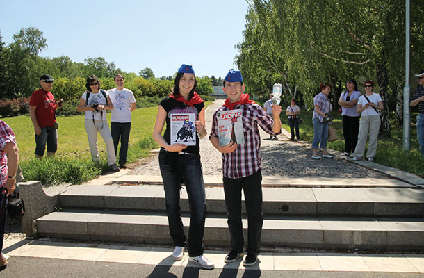 S štafeto mladosti 2012, pred Hišo cvetja, Beograd, Srbija / Foto Janez Kikel