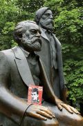 Marx in Engels, Berlin, Nemčija / Foto Daniel in Mojca