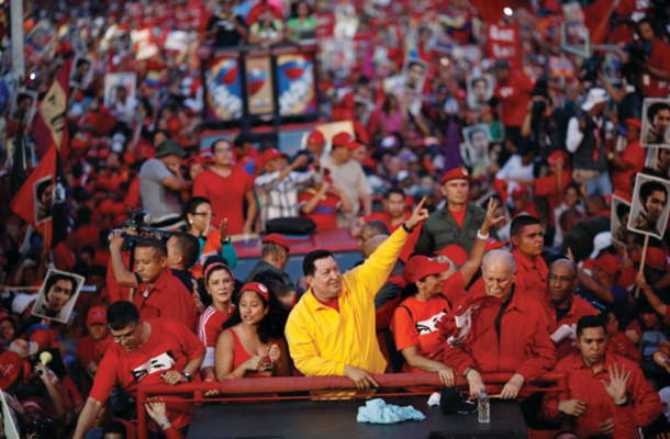 Predsednik Chavez s privrženci