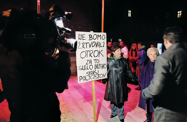 Protest mater policistov v Mariboru,  3. december 2012 