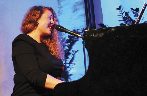 Observerjev britanski jazz obraz leta 2012: Emilia Martensson, koncert ob 1000. številki Mandrača, Manziolijeva palača, Izola