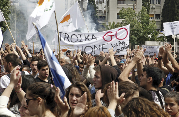 Demonstracije proti varčevalnim ukrepom Trojke v Nikoziji na Cipru, 26. marec 2013