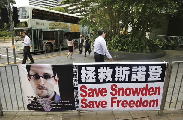 Edward Snowden, nov »glasnik«, ki ga želijo ZDA »ubiti«.