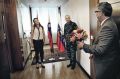 Foto tedna: Zadnji delovni dan Petre Majdič v Slovenski vojski in šopek ministra Romana Jakiča 