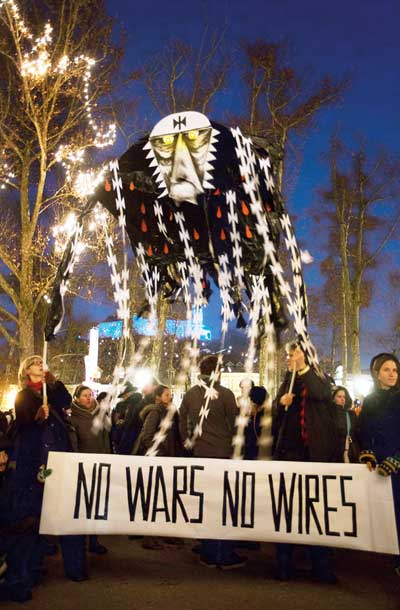 Foto tedna: Protestni shod za mir in drugačno Evropo, Kongresni trg, Ljubljana 