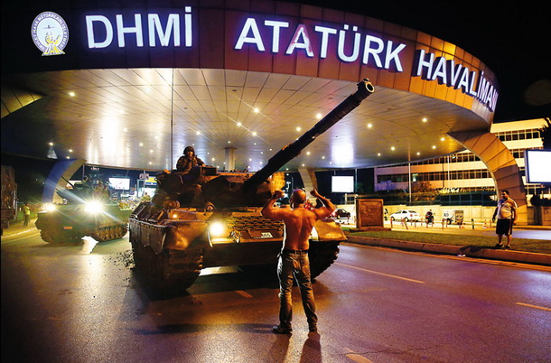 Prepreka za tanke na letališču v Istanbulu