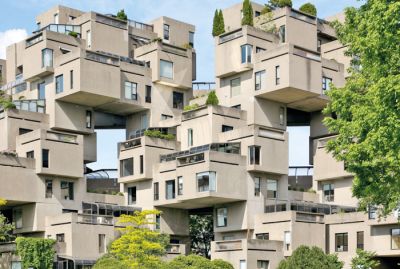 Habitat 67 v kanadskem Montrealu je arhitekt Moshe Safdie zasnoval kot ekshibicijski primer tedaj moderne stanovanjske gradnje, kot hibrid med naravno obliko in arhitekturo. Betonski moduli imajo na strehah ozelenjene terase. 