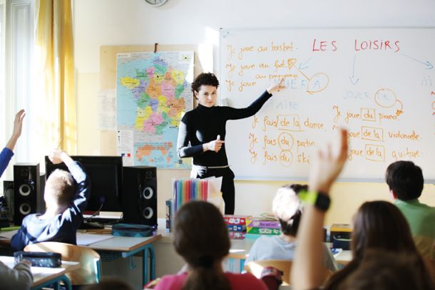 Število zaposlenih v organih državne uprave je v zadnjih desetih letih padlo za 11 odstotkov. Javni sektor je eden najmanjših v Evropski uniji. Slovenija je v zadnjih letih med vsemi državami OECD najbolj znižala delež denarja za izobraževanje. 