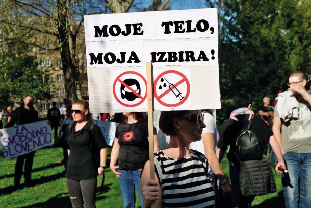 Protest Za svobodno Slovenijo pred predsedniško palačo  