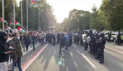 Policisti na Šubičevi ulici v Ljubljani 