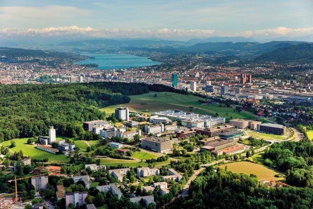 Tehnična univerza ETH Zürich je v šestdesetih letih del svojih fakultet iz središča mesta preselila v nov kampus na obrobju mesta, ki pa je s centrom odlično prometno povezan. Osnovno urbanistično mrežo ves čas dopolnjujejo z novimi programi, pri čemer je v zadnjem času poudarek na študentskih stanovanjih in obštudijskih dejavnostih. 