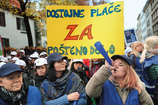 Eden od protestov sindikatov za dostojne plače