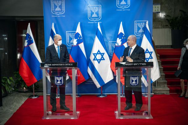 Janša in Netanjahu med srečanjem v času pandemije koronavirusa