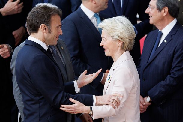 Francoski predsednik Macron in predsednica Evropske Ur