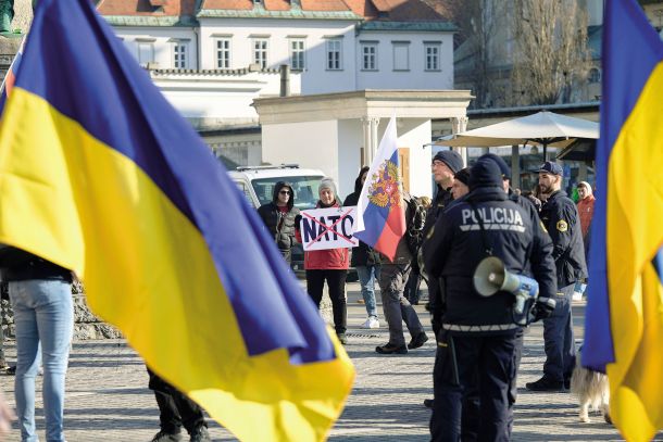 Shod v podporo Ukrajini in protishod v podporo Rusiji v Ljubljani 